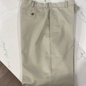 LL Bean Classic Fit Men’s Pants size 30
